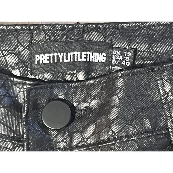 PrettyLittleThing Women’s Size 8 Black Coated  Croc Denim Straight Jeans - Picture 2 of 10
